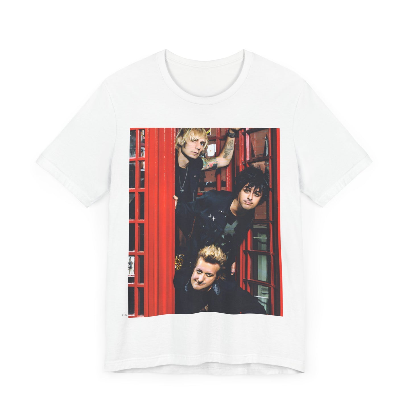 A black graphic t-shirt featuring a photo of Green Day members near a classic red London telephone box.