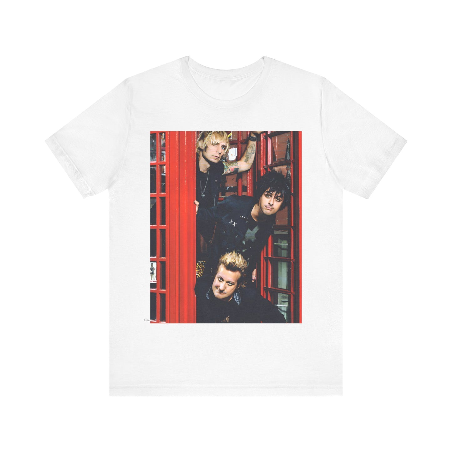 A black graphic t-shirt featuring a photo of Green Day members near a classic red London telephone box.
