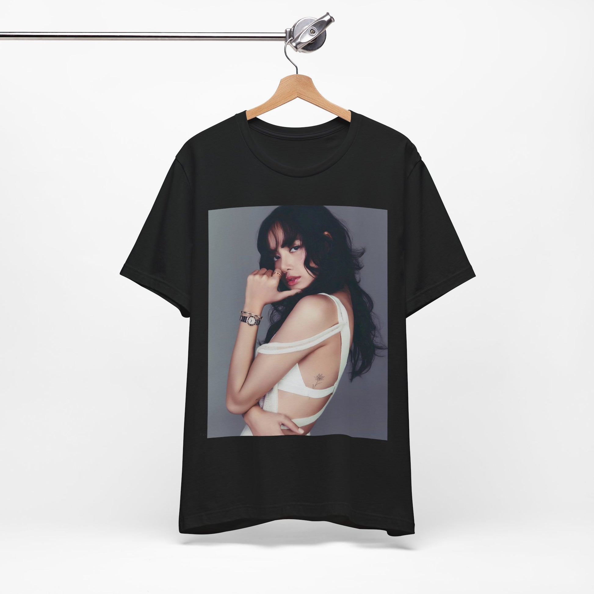 A black graphic t-shirt featuring a retro graphic related to Lisa's 'LALISA' solo era.