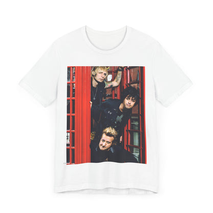 A black graphic t-shirt featuring a photo of Green Day members near a classic red London telephone box.