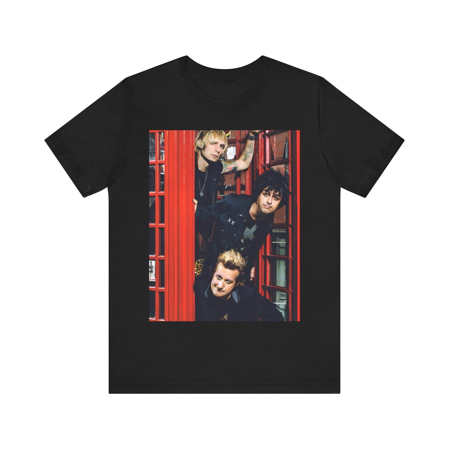 A black graphic t-shirt featuring a photo of Green Day members near a classic red London telephone box.