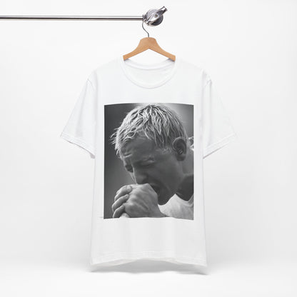 A black graphic t-shirt featuring a graphic or photo of Chester Bennington from Linkin Park performing live on stage.